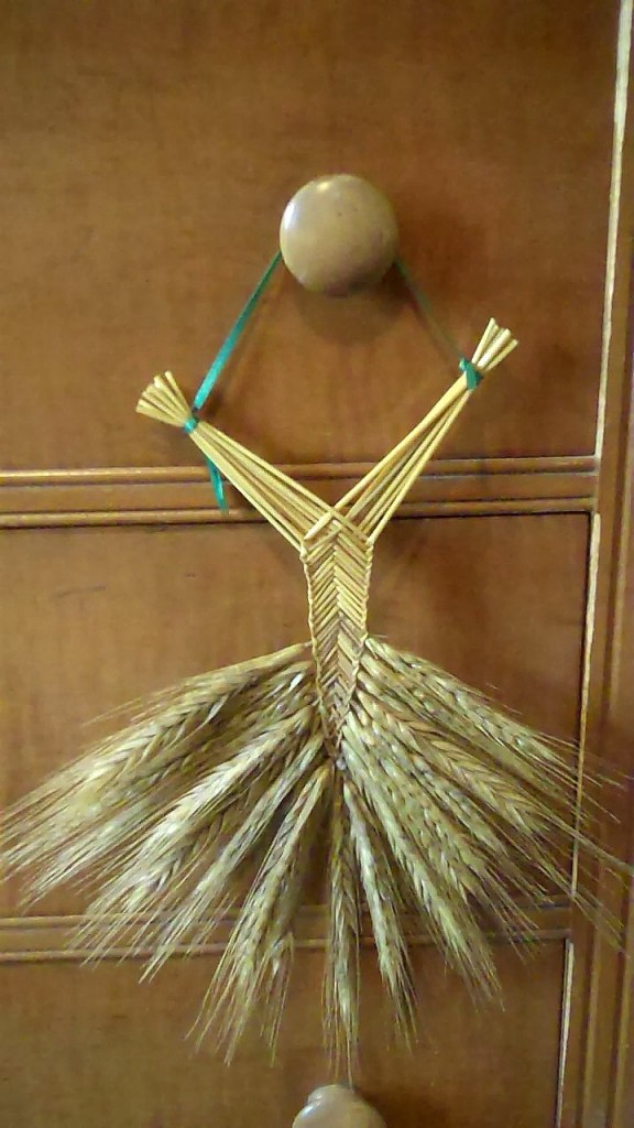 Wheat Weaving Welsh Fan