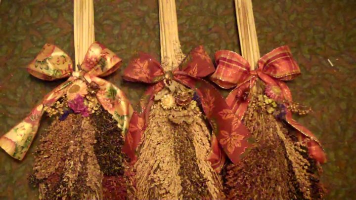 How to Make a Broom Corn Swag