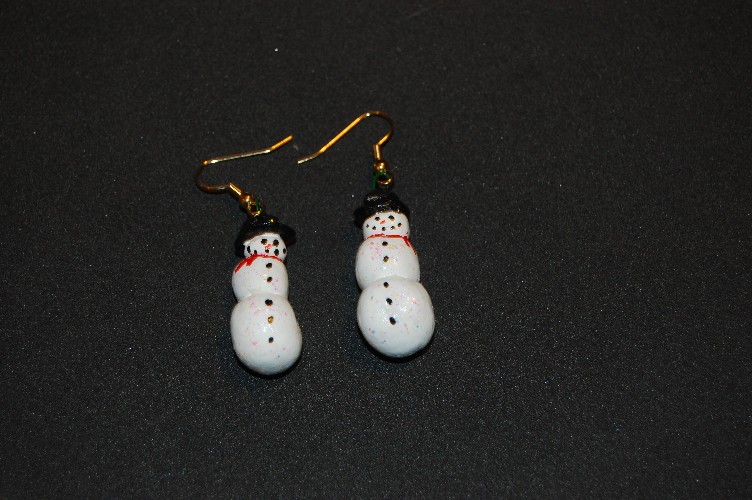 How to Make Snowman Earrings