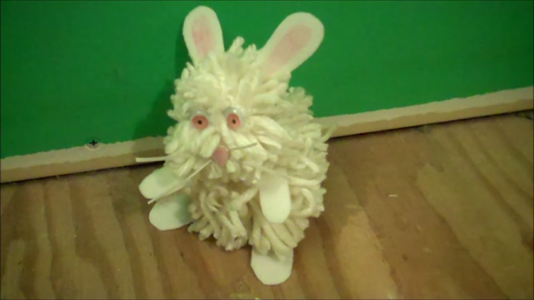 How to Make a Pom Pom Easter Bunny