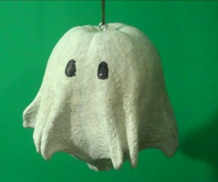 Quick and Easy DIY Halloween Ghosts