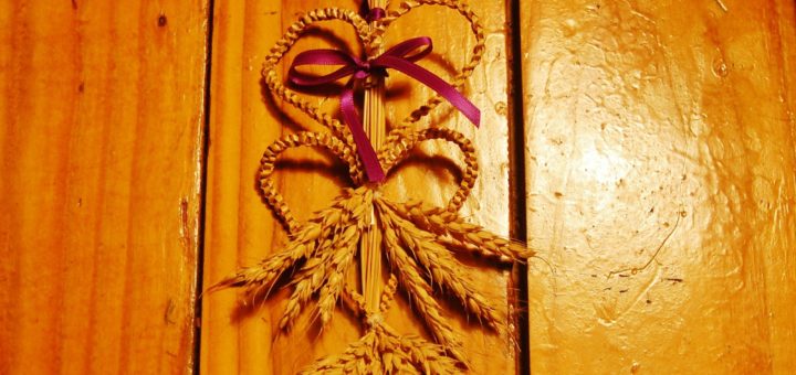 Wheat Weaving - Double Stacked Heart