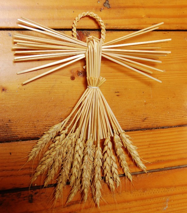 Wheat Weaving: Folk Angel