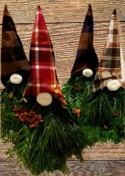 DIY Christmas Gnomes - Cheap and Easy - Greenery Gnomes - Christmas Crafts - Christmas Craft Ideas